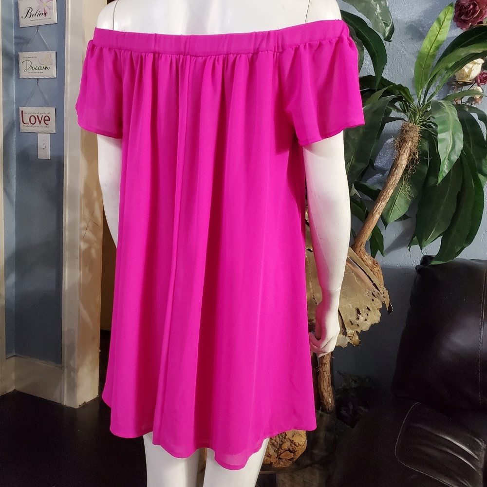 Style Rack Hot Pink Off Shoulder Shift Lined Mini Dress Size Medium - Picture 5 of 7